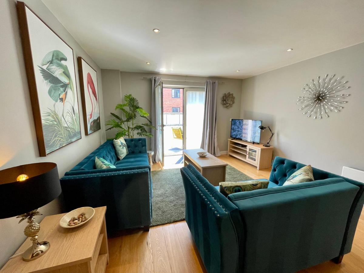 לימינגטון ספא Stunning 2-Bed Town Centre Apartment - Hosted By Hutch Lifestyle מראה חיצוני תמונה