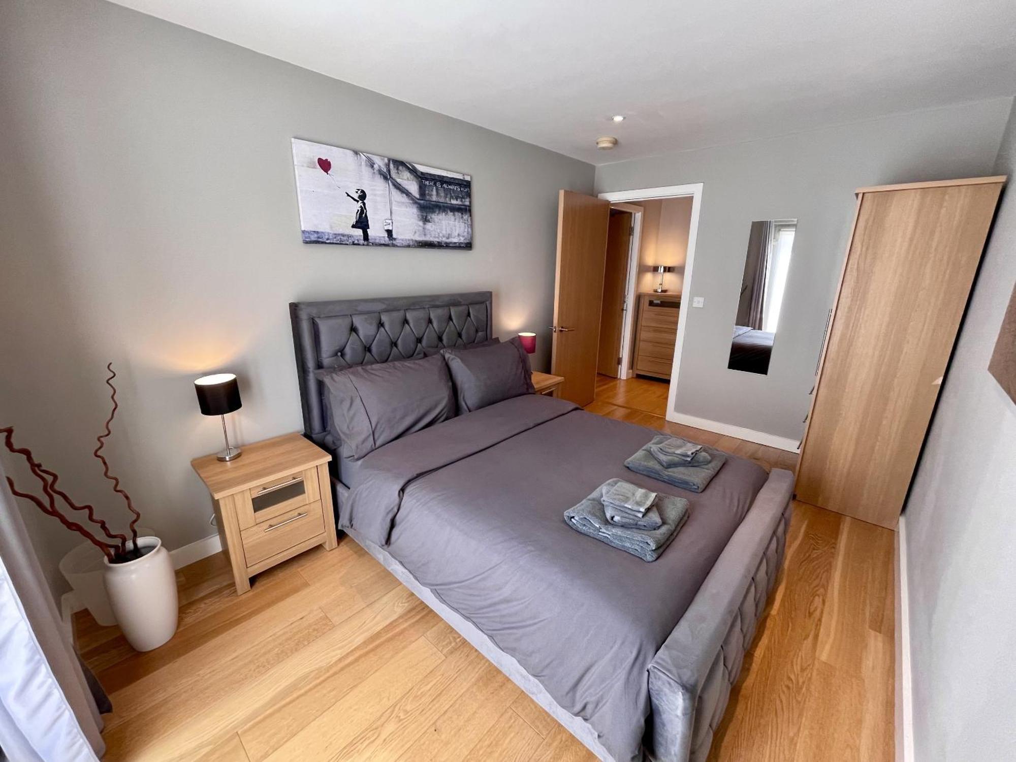 לימינגטון ספא Stunning 2-Bed Town Centre Apartment - Hosted By Hutch Lifestyle מראה חיצוני תמונה