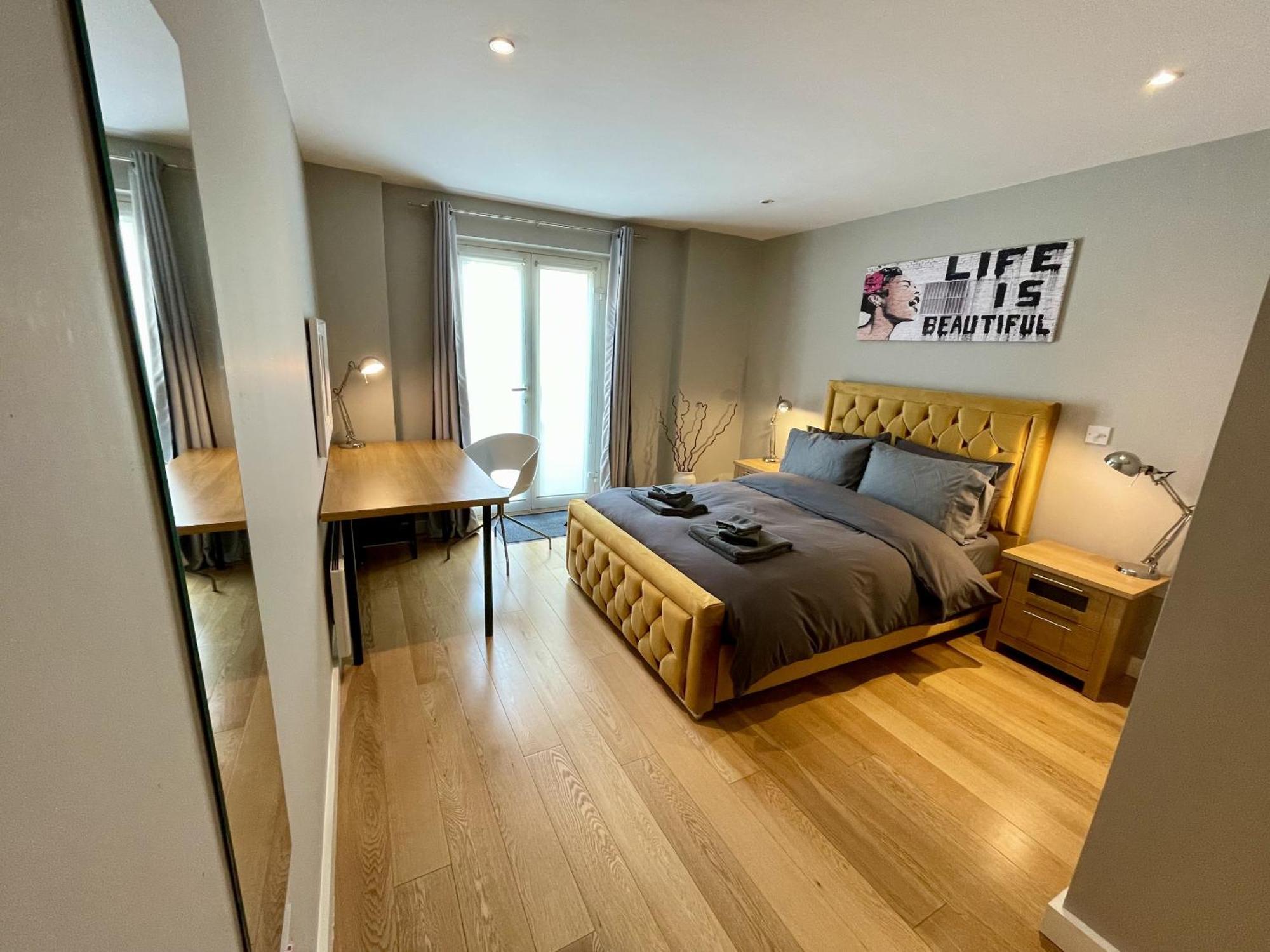לימינגטון ספא Stunning 2-Bed Town Centre Apartment - Hosted By Hutch Lifestyle מראה חיצוני תמונה